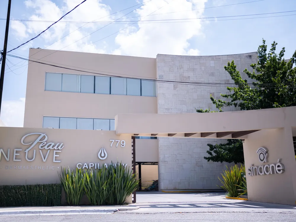 Fachada de la sucursal de Sinacné en Torreón, cliente de The Social Box